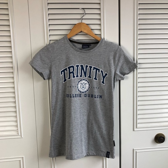 **CLOSING BUY ONE GET ONE**Trinity College Dublin Kids Tee University - Picture 1 of 5